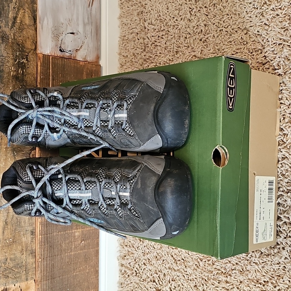 KEEN Women's Targhee III Mid Waterproof Hiking Boots Women 10.5